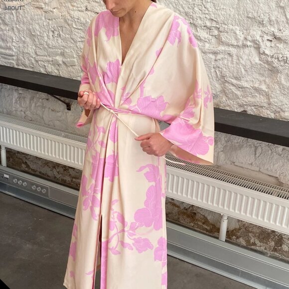Limited Edition - EIKO AI Lotta Kimono Dress - Picture 5 of 5